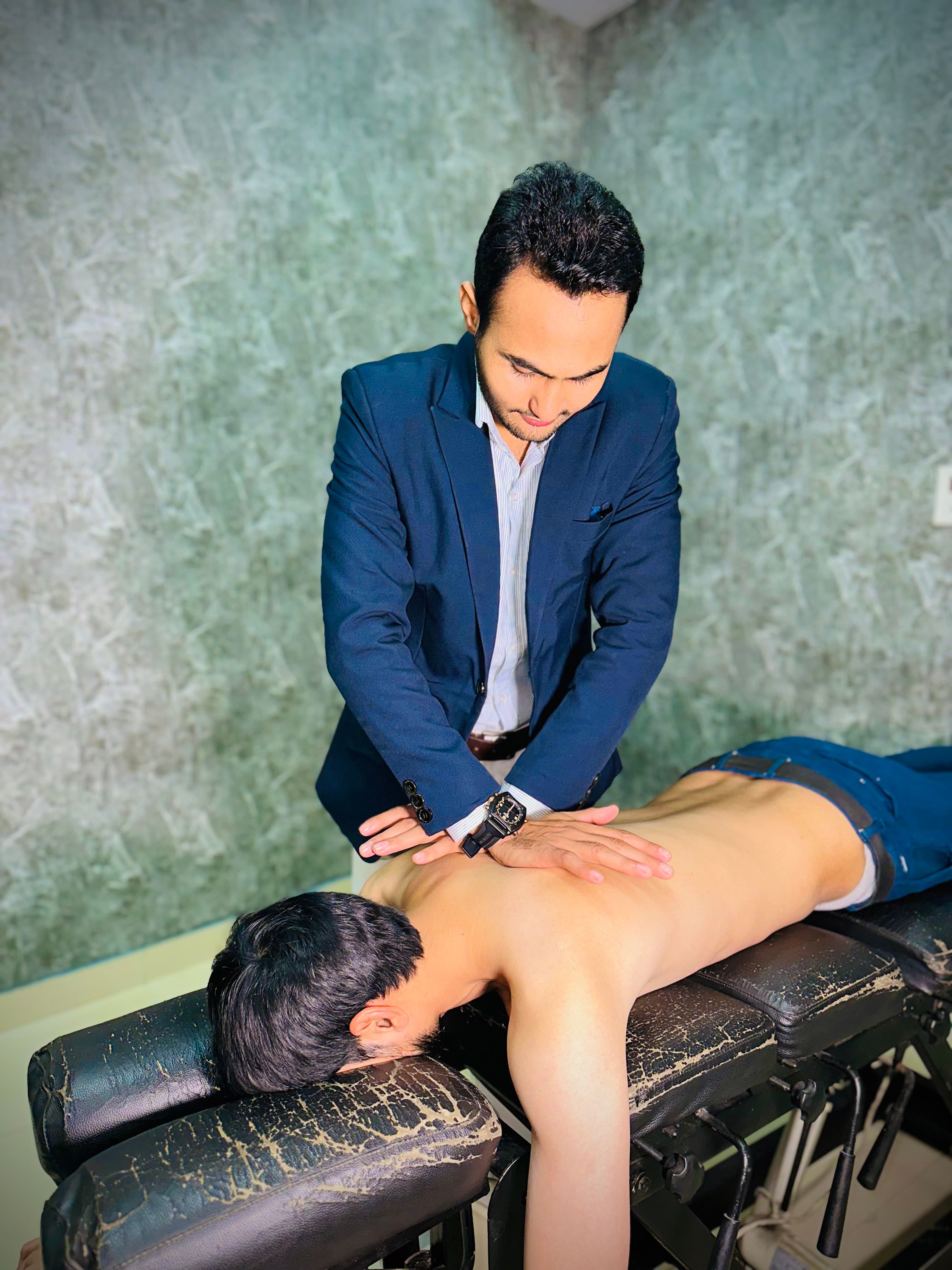 top chiropractor in india